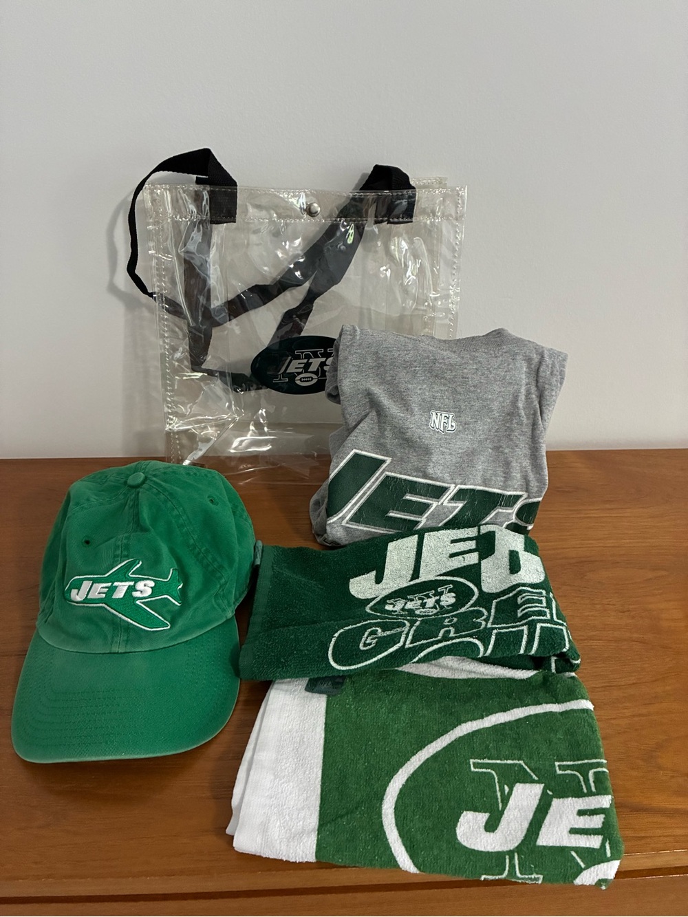 Official JETS Green Cap, Large T shirt, clear Stadium Bag, and 2 Towel Set